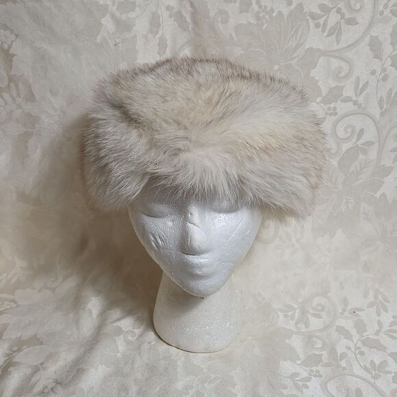 None Accessories - White and Brown Fur Vintage Hat
